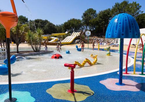 Jeux d'eau piscine du camping Mimizan Plage