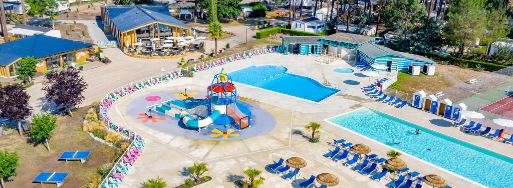 Vue aérienne piscines du camping Les Dunes de Contis